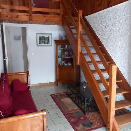 Petit De Montagne Avec Jardin Et Terrasse