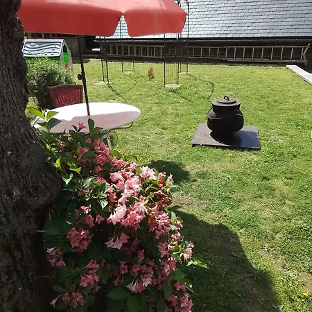 Petit De Montagne Avec Jardin Et Terrasse Cazaux-Layrisse