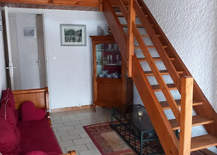 Petit De Montagne Avec Jardin Et Terrasse