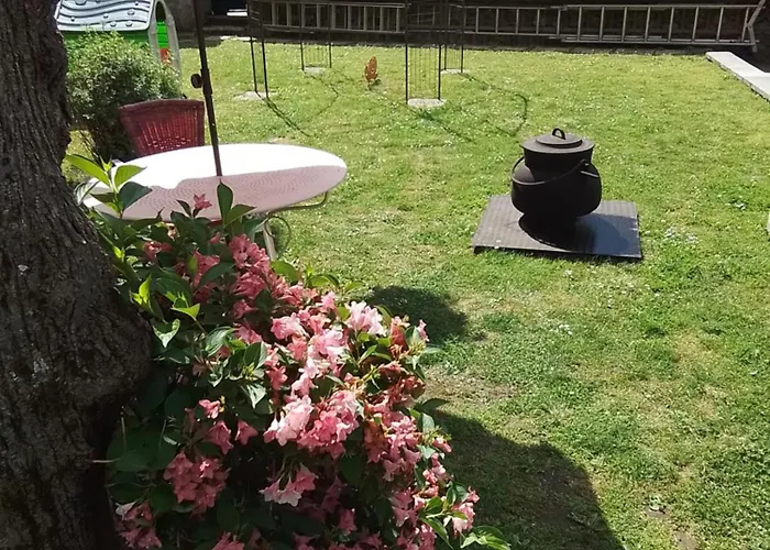 Petit De Montagne Avec Jardin Et Terrasse Cazaux-Layrisse